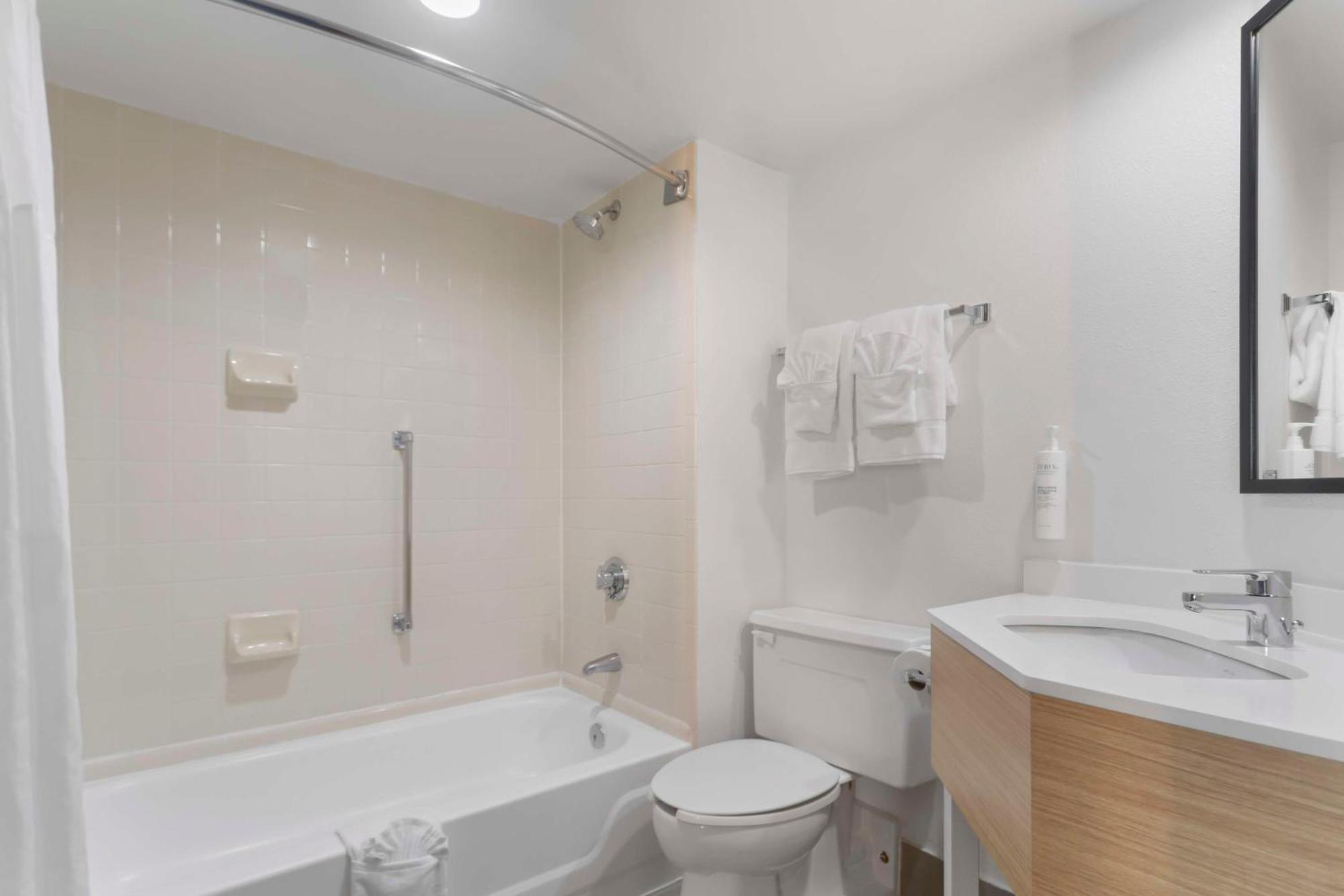 Spark By Hilton Grand Prairie Bagian luar foto